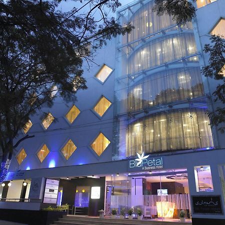บลูพีทอล โฮเต็ล Hotel บังกาลอร์ ภายนอก รูปภาพ