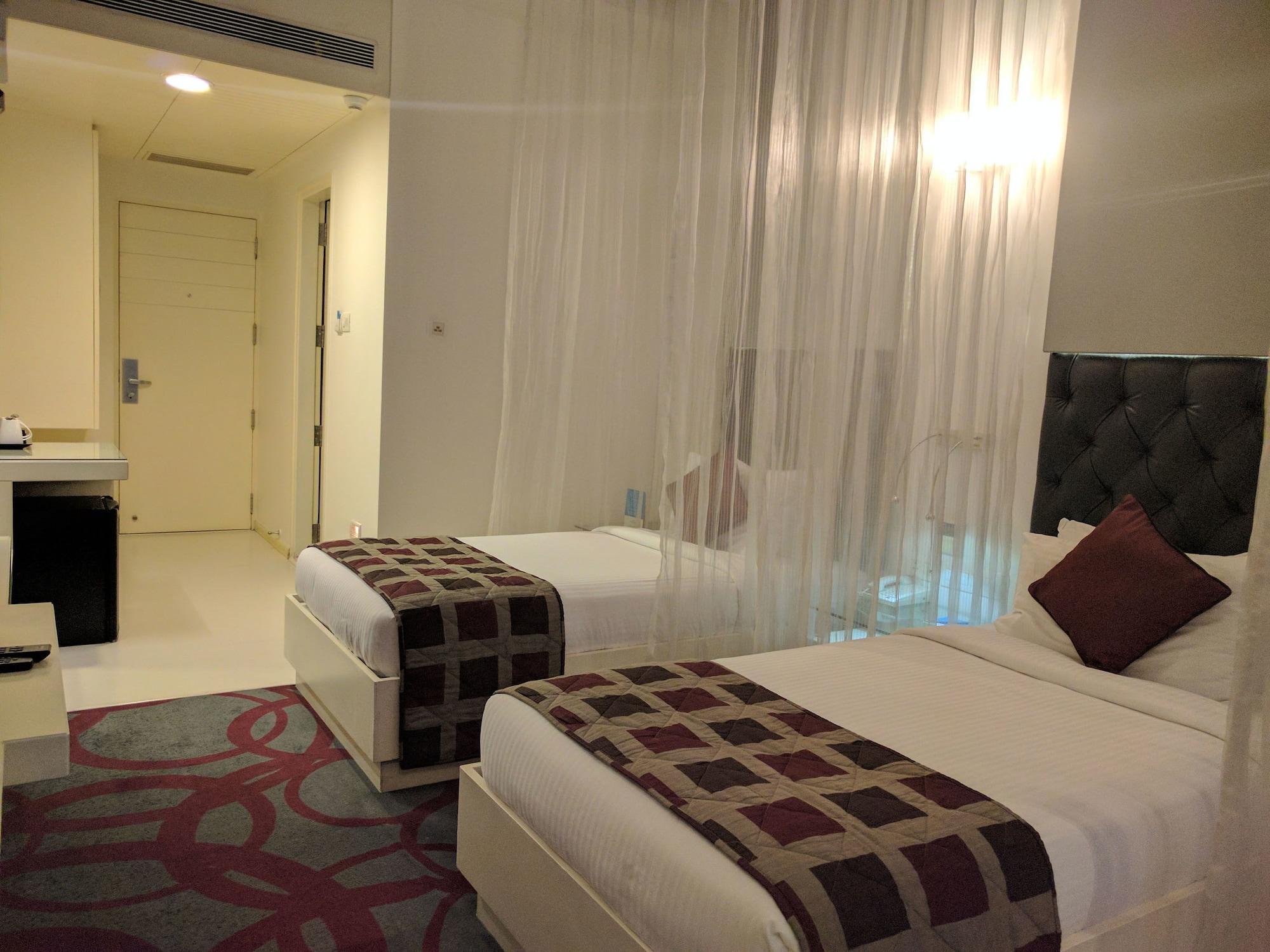 บลูพีทอล โฮเต็ล Hotel บังกาลอร์ ภายนอก รูปภาพ