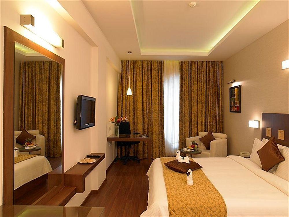 บลูพีทอล โฮเต็ล Hotel บังกาลอร์ ภายนอก รูปภาพ
