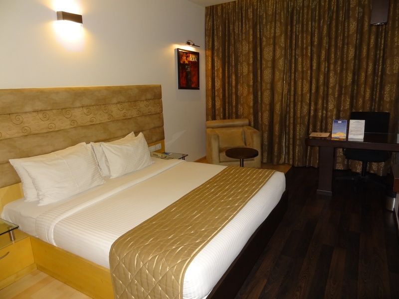 บลูพีทอล โฮเต็ล Hotel บังกาลอร์ ภายนอก รูปภาพ