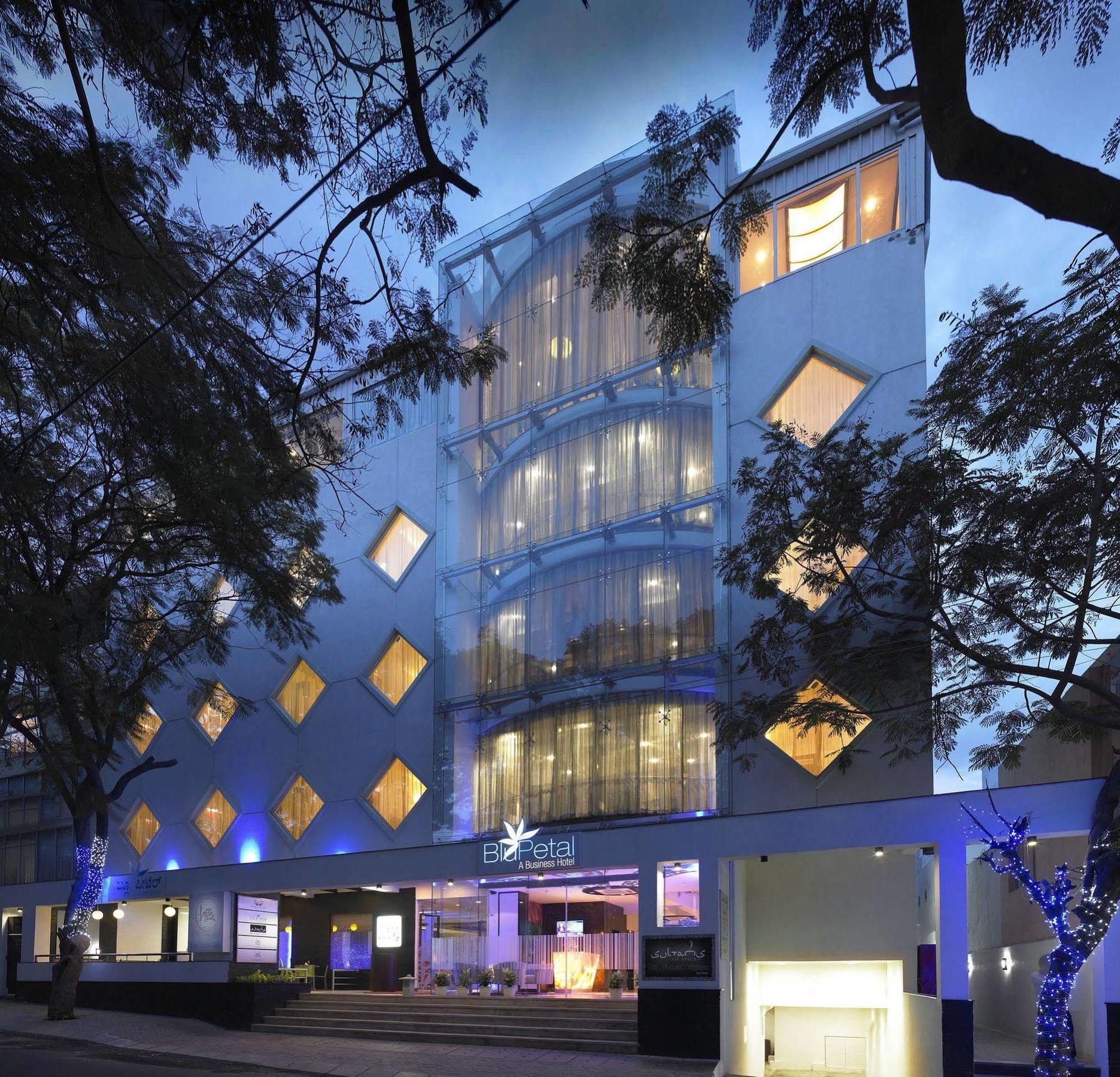 บลูพีทอล โฮเต็ล Hotel บังกาลอร์ ภายนอก รูปภาพ