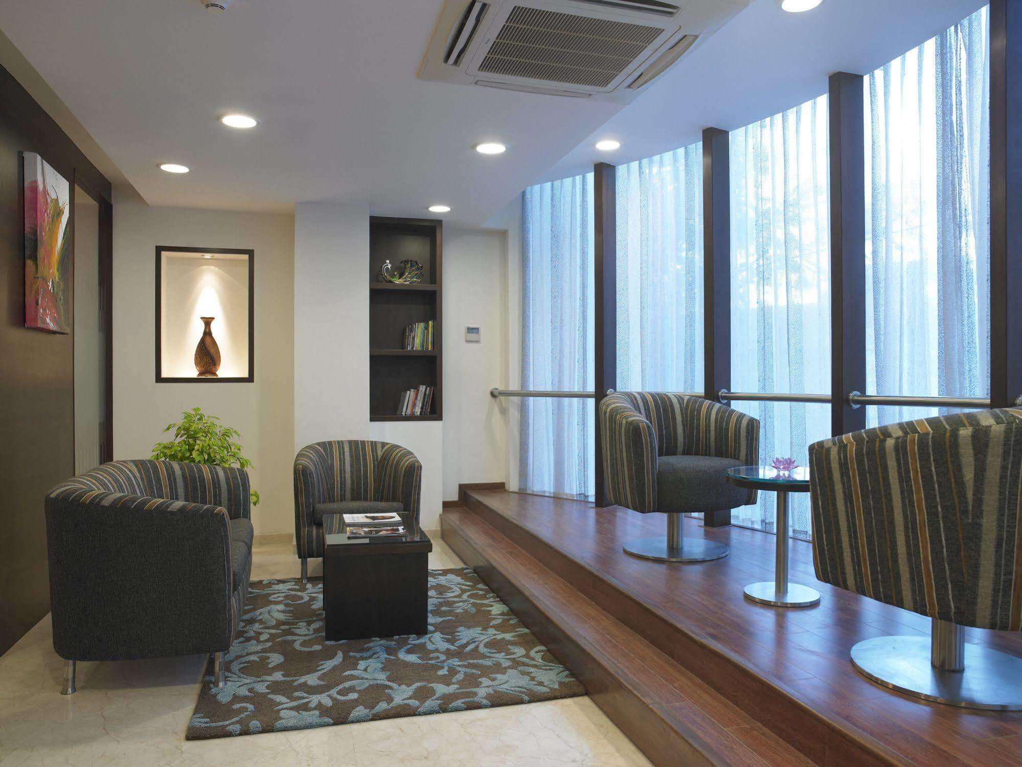 บลูพีทอล โฮเต็ล Hotel บังกาลอร์ ภายนอก รูปภาพ
