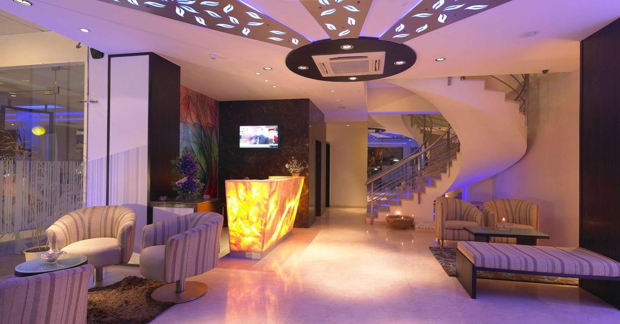 บลูพีทอล โฮเต็ล Hotel บังกาลอร์ ภายนอก รูปภาพ
