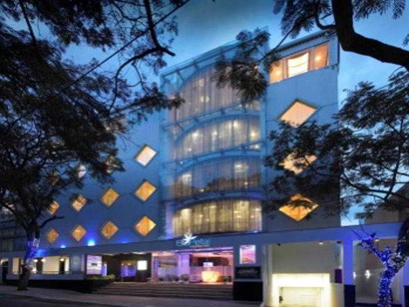 บลูพีทอล โฮเต็ล Hotel บังกาลอร์ ภายนอก รูปภาพ